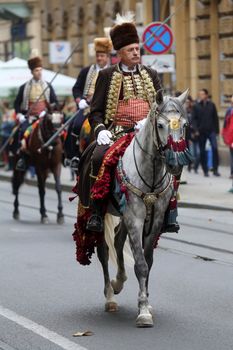 The parade of 70 participants, thirty horses and forty members of a brass band to the main square were announced next, 300th Sinjska Alka, on October 04, 2014 in Zagreb.