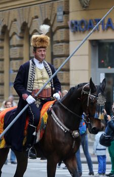 The parade of 70 participants, thirty horses and forty members of a brass band to the main square were announced next, 300th Sinjska Alka, on October 04, 2014 in Zagreb.