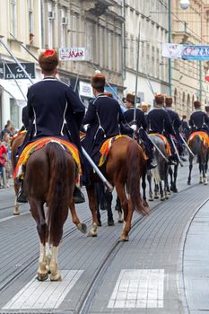 The parade of 70 participants, thirty horses and forty members of a brass band to the main square were announced next, 300th Sinjska Alka, on October 04, 2014 in Zagreb.