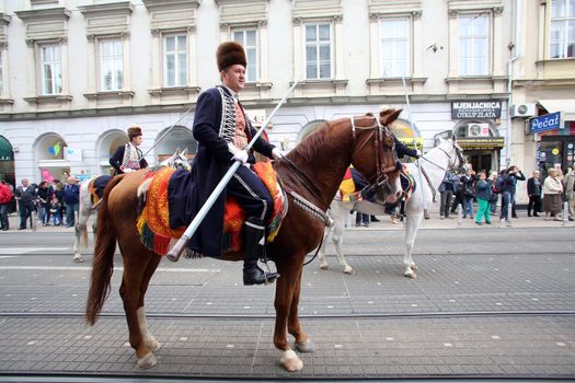 The parade of 70 participants, thirty horses and forty members of a brass band to the main square were announced next, 300th Sinjska Alka, on October 04, 2014 in Zagreb.