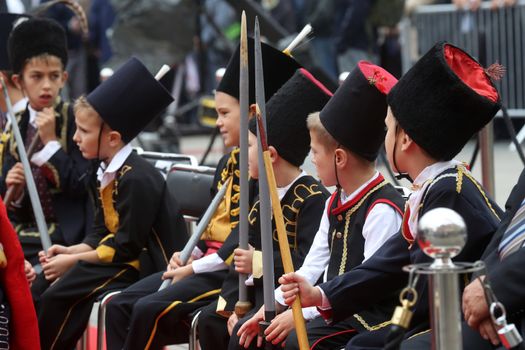 The parade of 70 participants, thirty horses and forty members of a brass band to the main square were announced next, 300th Sinjska Alka, on October 04, 2014 in Zagreb.
