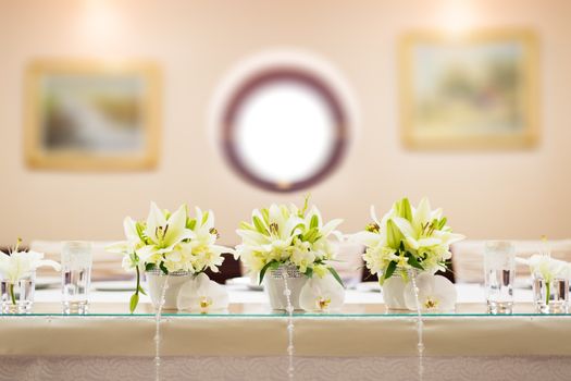 Wedding table decoration with flowers