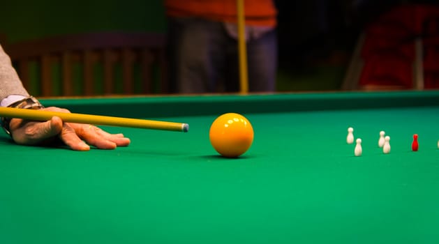 The carambola is the main specialty of the game of billiards.