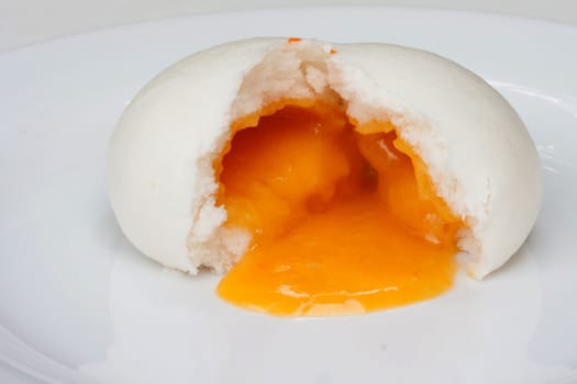 Steamed bun and sweet creamy stuff