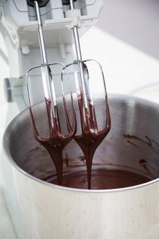 mixing chocolate chip with mixer machine