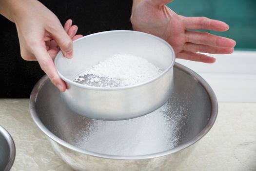 sifting flour with flour filter