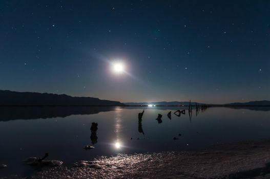 Late night exposure of Salt Lake Coast
