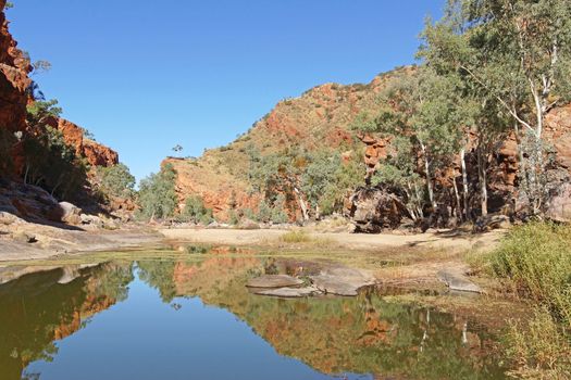 ALICE SPRINGS, AUSTRALIA - Mai 1, 2015: Ormiston Gorge, Landscape of West MacDonnell National Park on May 1, 2015 in Northern Territory, Australia