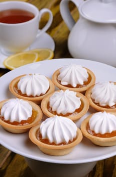 shortbread cookies with orange jam and cream