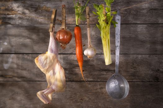 Ingredients necessary for the preparation of the chicken broth