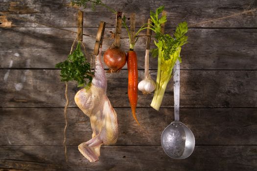 Ingredients necessary for the preparation of the chicken broth