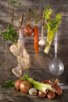 Ingredients necessary for the preparation of the chicken broth