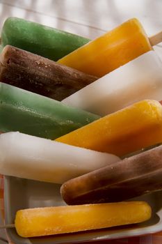 Cool off in summer with a break at the base of the fruit popsicles