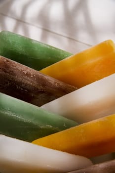 Cool off in summer with a break at the base of the fruit popsicles