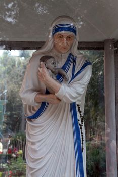 Statue of Mother Teresa, Loreto Convent where Mother Teresa lived before the founding of the Missionaries of Charity in Kolkata, India