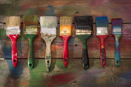 Brushes set of new and old with various colors