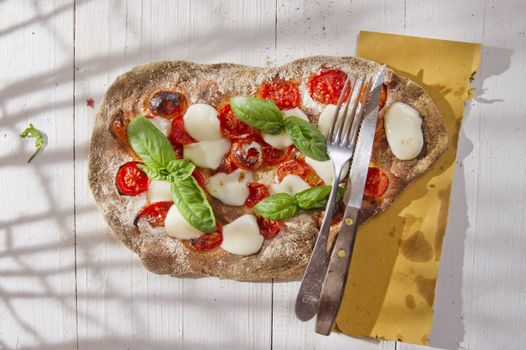 Margherita pizza with whole wheat flour for glucose 