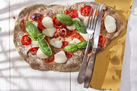 Margherita pizza with whole wheat flour for glucose 