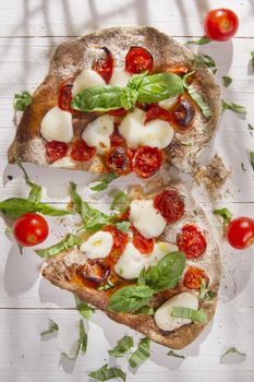 Margherita pizza with whole wheat flour for glucose 