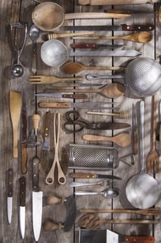 Old and various accessories for the preparation of food 
