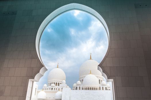 blue and white history heritage islamic mosque in abu dhabi