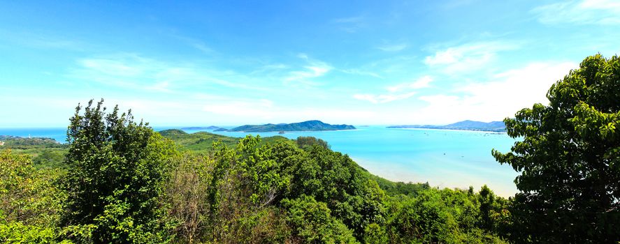 Panorama High angle view sea sky and seaside tourist town of Ao Chalong bay from Khao-Khad mountain viewpoint famous attractions in Phuket island, Thailand