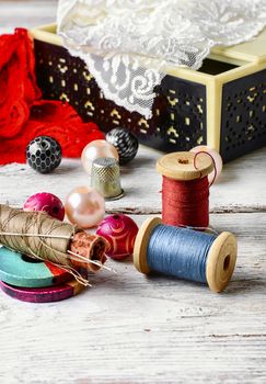 Jewelry box, set beaded jewelry,lace and thread