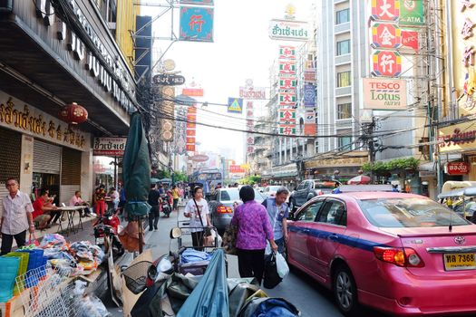 BANGKOK, THAILAND - APRIL24, 2016 : urban lifestyle on Yaowarat Road,chinatown of Bangkok, Yaowarat road is the center of China town in Bangkok, Thailand.