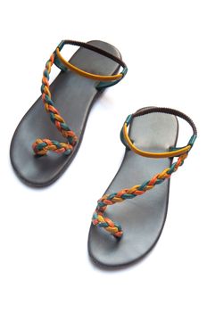 Residents of the village had gathered . By buff processed And a sewing shoes The use of rope Then Invention