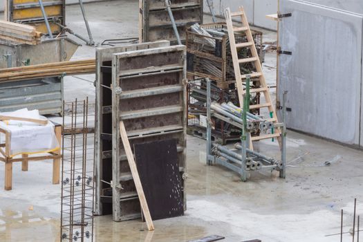 Foundation building of steel and concrete for the construction of an apartment building with underground parking.