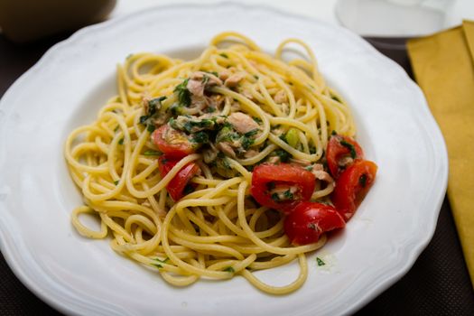 pasta with tuna is a first easy and quick to cook