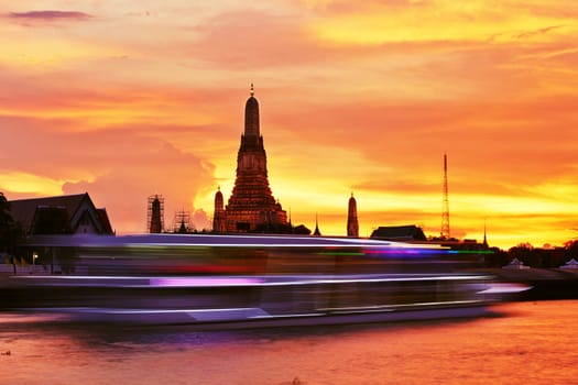 Temple Wat Arun in night - Bangkok, Thailand 