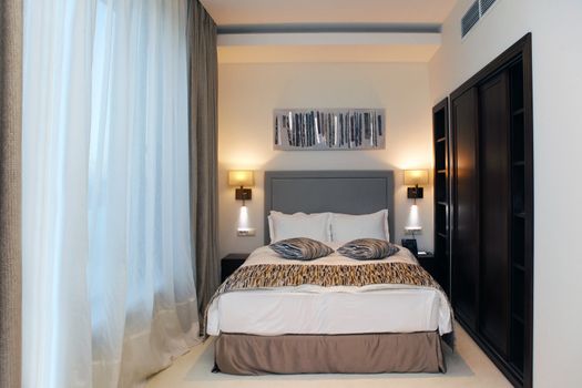 Nice bedroom with the big bed.