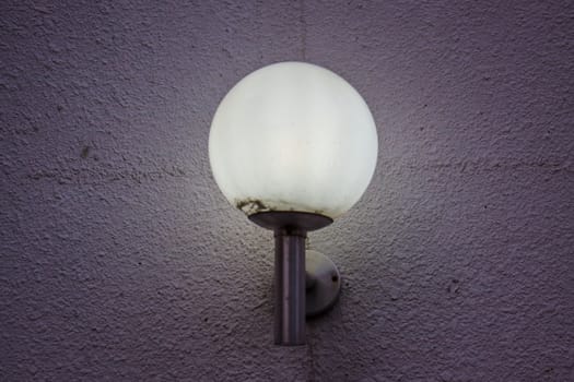 Round warm light lamp