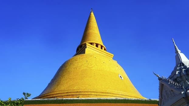 Prapathom chedi pagoda temple outdoor in Nakorn Pathom, Thailand ou