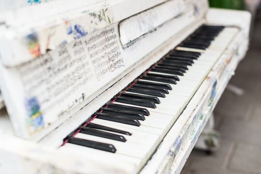 old piano is on the old street