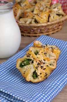 puff pastry with spinach and ricotta in a napkin
