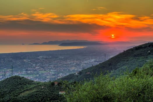 View a sunset from Monica's house using hdr technique