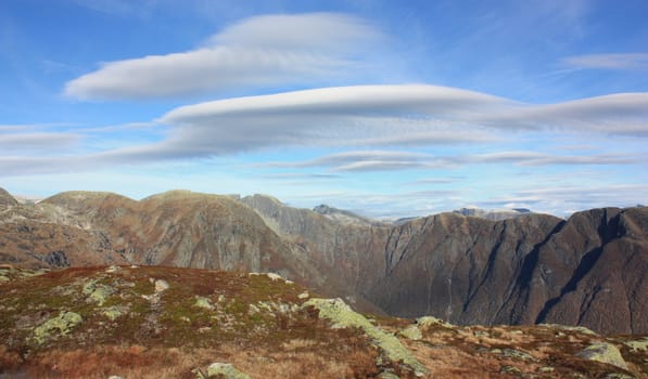 Cloudes over the mountains in Balestrand