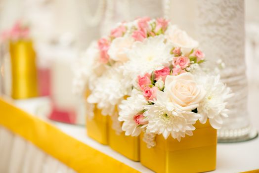 Wedding table decoration with flowers
