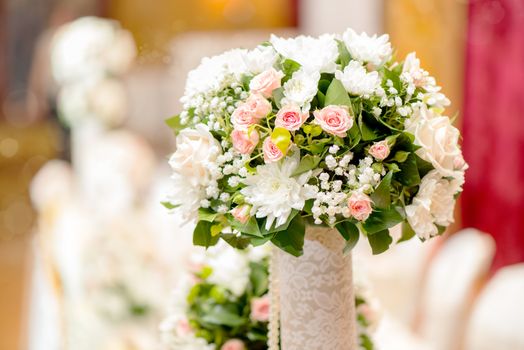 Wedding table decoration with roses