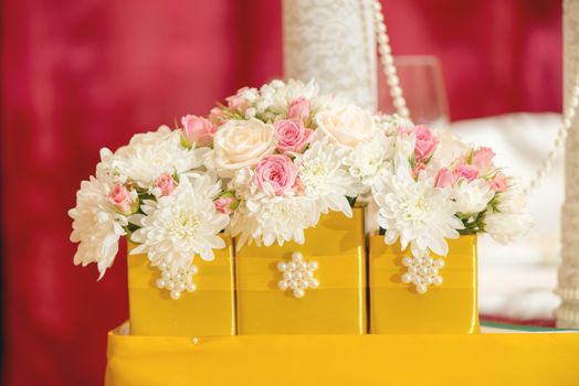 Close-up of a wedding table decoration with flowers