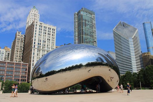 Chicago Cloud Gate sculpture in Millennium Park, known as the Bean.