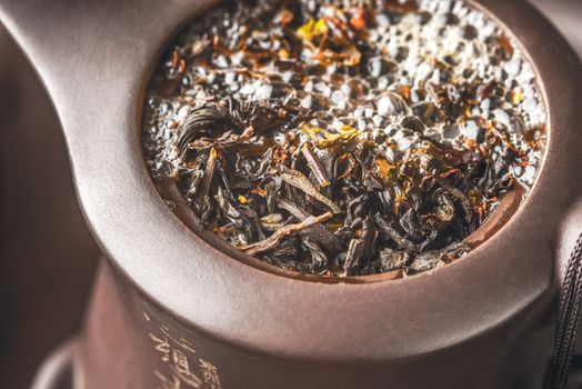 Brewing tea in the teapot horizontal