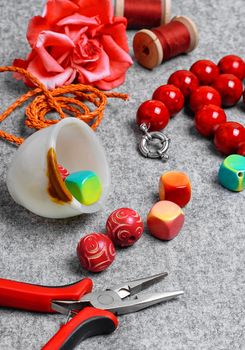 Pliers and set of beads for crafts jewelry