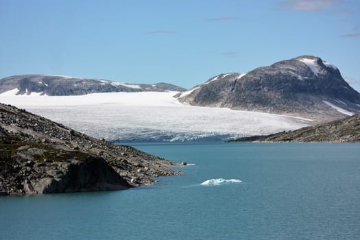 Austdalsbreen and Austdalslake