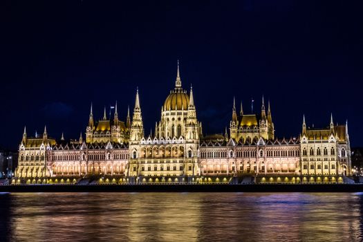 The photo shows the Parliament building in Budapest