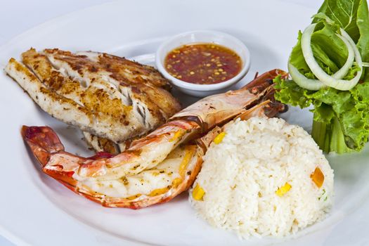 Fried rice with vegetables,Seafood menu. There are fish and shrimp,Thai food in a luxury hotel.