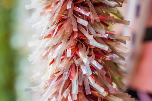 the texture of the old red and white tinsel