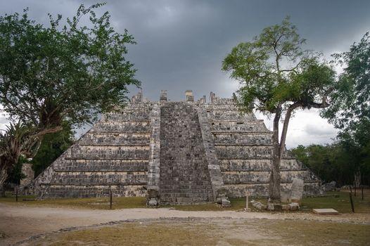 Maya Pyramid, Chichen-Itza , Mexico